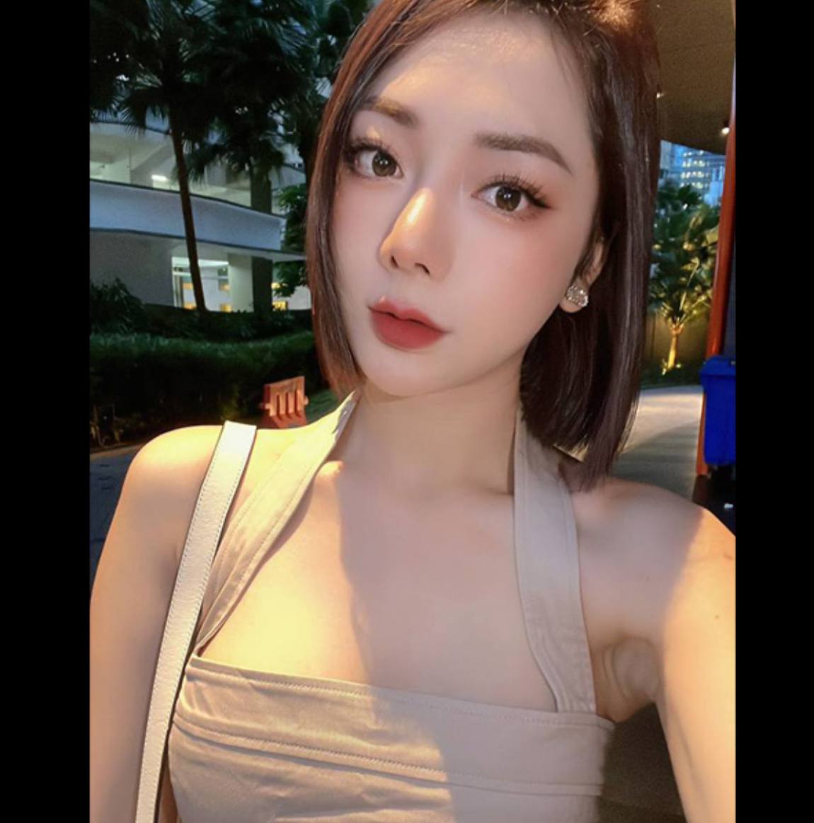 Sexy Asian B2B escort girl in Ampang massage room